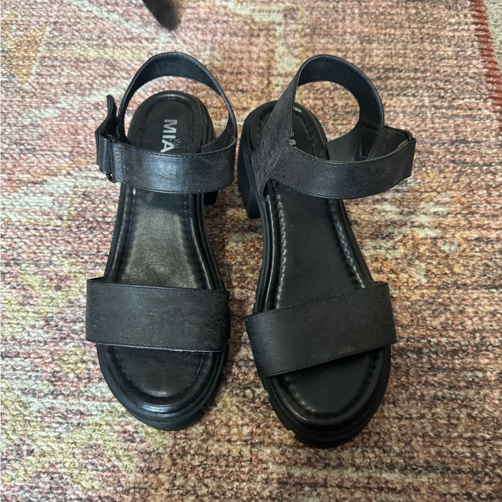 MIA Women's Black Sandals